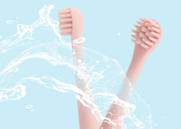 兒童到底要不要用電動牙刷？牙醫建議這兩種類孩子不要用！