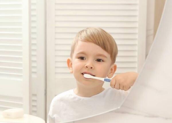 如何用兒童電動牙刷刷牙？兒童電動牙刷使用方法，一篇全覽