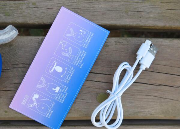 兒童U型電動(dòng)牙刷的說(shuō)明書(shū)