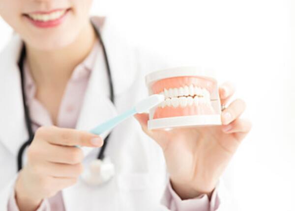 老人可以用電動牙刷嗎？特殊人群使用電動牙刷要點